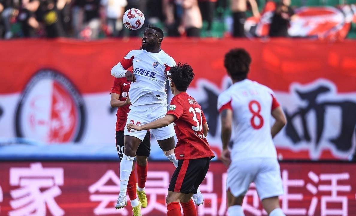 包含足球盛宴再现：东亚强队对决此刻精彩绝伦的词条